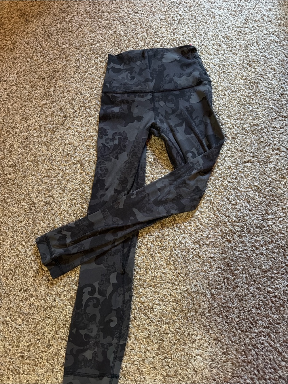 LULULEMON Black Patterned Performance Leggings